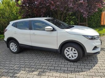Nissan Qashqai 1.3 DIG-T ,64.000 km, serv. kniha