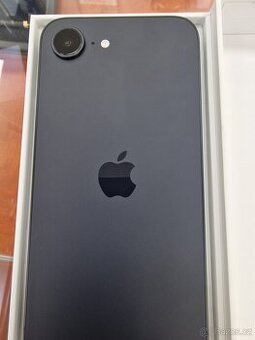 Apple iPhone 16e black