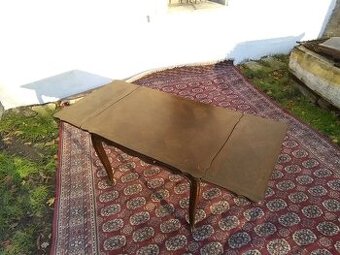 Neobarokní rozkládací jídelní stůl