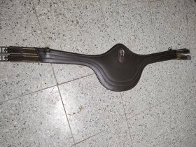 Hnědý  podbřišník 145