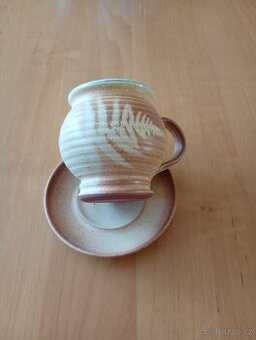 Keramický hrnek