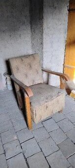 Křeslo k renovaci