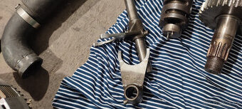 Suzuki SV 650N/S 99-02 Vidličky řazení