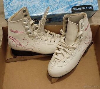Dívčí brusle 29