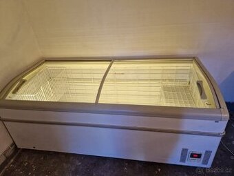 Velký mrazák do prodejny