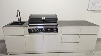 Luxusní venkovní kuchyně s grilem - hliníková