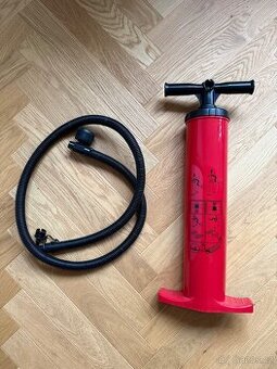 Quechua kempingová ruční pumpa