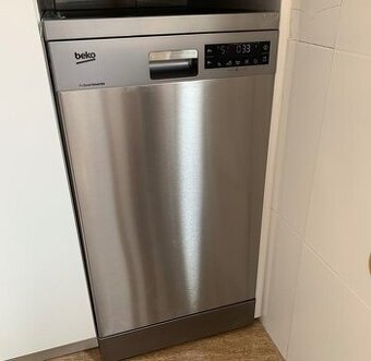 Úzká myčka Beko nerezová 45cm