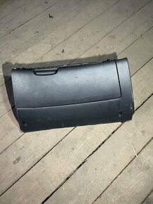 Příhradká spolujezdce, kastlík Škoda Octavia 2