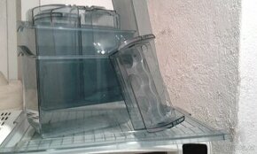 Prodám náhradní díly do lednice