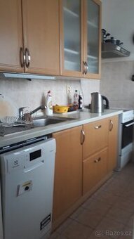 Kuchaňská linka světle hnědá