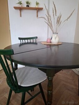 Daruji obyvaci stenu +stul a zidle