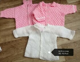 Pletene dětské oblečení velikost 0-6 mes