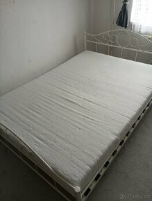 Kovová postel s roštem a matrací 140200cm