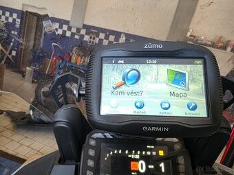 Garmin Zümo 390 motocyklová navigace