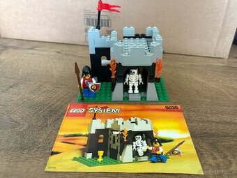 Lego 6036 Castle Skeleton Surprise