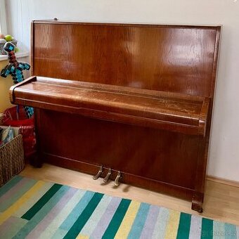 Prodáváme piano AUGUST FÖRSTER - má krásný zvuk