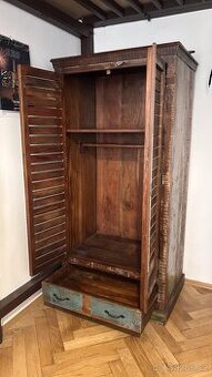 Oldtime šatní skříň z kvalitního recyklovaného dřeva