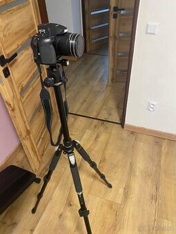 Nikon Coolpix B700 + stativ Genesis
