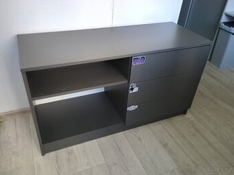 Komoda, antracit.