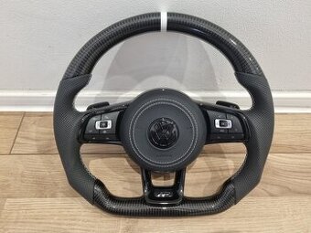 VOLKSWAGEN VOLANT KARBON - PERFOROVANA KOŽA - BIELE ŠITIE - 1