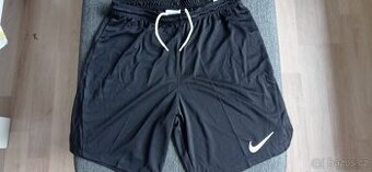 Šortky Nike vel. M NOVÉ - 1