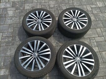 Volkswagen Golf Passat Sportsvan 5x112 ALU 17"
