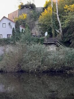 RD Loukov 4kk, U řeky bez sousedů.