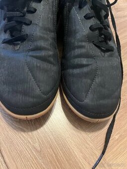 Sálové boty Adidas velikost 41,5