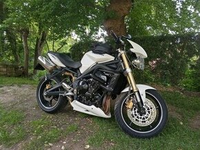 TRIUMPH STREET TRIPLE - nová cena