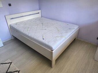 Postel + rošty + matrace