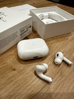 🎧 Apple AirPods Pro 2. generace (USB-C) – plně funkční
