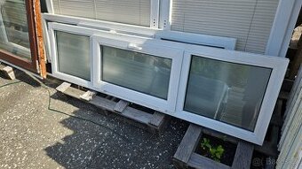 Okno PVC - 2080x570 mm - STARŠÍ - 5 KS