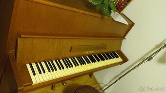 Piano Petrof Panenske