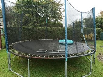 Trampolina