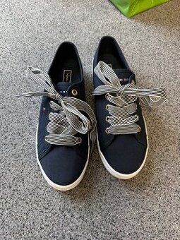 Dámské tenisky zn. Tommy Hilfiger vel 37