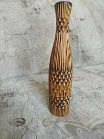 Dřevěná vázička a talířek