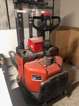 Elektrický ruční vysokozdvižný vozík Toyota