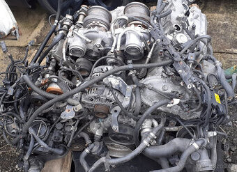 Motor + převodovka BMW typ N63B44B a 8HP-70X