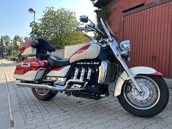 Triumph Rocket III, Touring 2.3i
