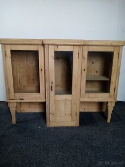 Starožitná selská skříňka