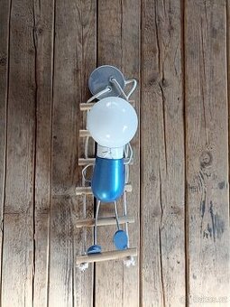 Světla,psací stůl,kasička