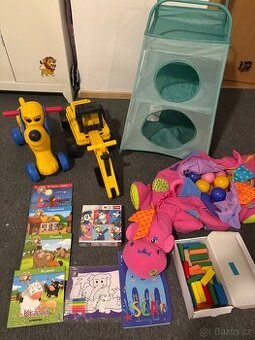 Hracky + kos na hračky
