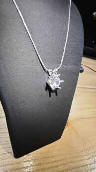 Stříbrný přívěšek s řetízkem – kubický zirkon 2.00 ct