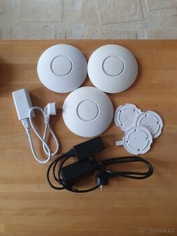 Ubiquiti Unifi AP AC Lite + adapter, drzak