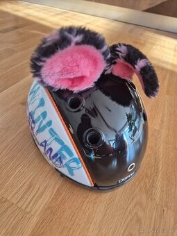 Lyžařská helma Casco