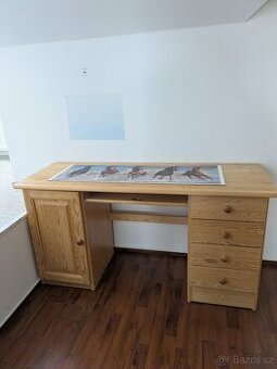 Psací stůl borovice masiv