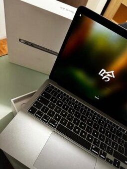 MacBook Air 13" (2020) – Core i3, 8GB RAM, 256GB SSD