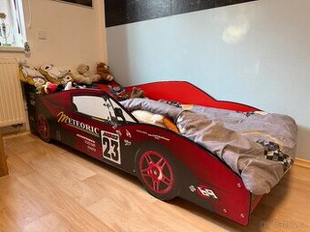 Dětská postel auto