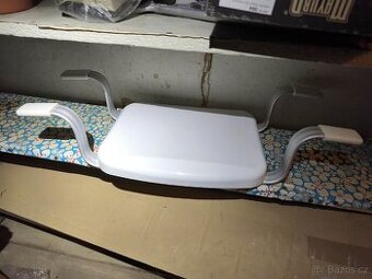 Pomůcka do vany, za odvoz